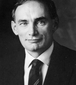 The Hon Robert (Bob) Carr